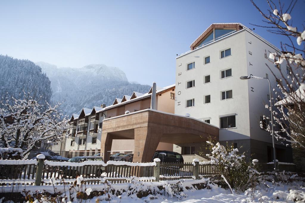 Hotel Weiss Kreuz Thusis Exterior photo
